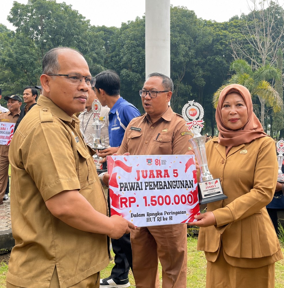 DINAS PERTANIAN MEMPEROLEH JUARA HARAPAN II PADA PAWAI PEMBANGUNAN HUT RI KE-81